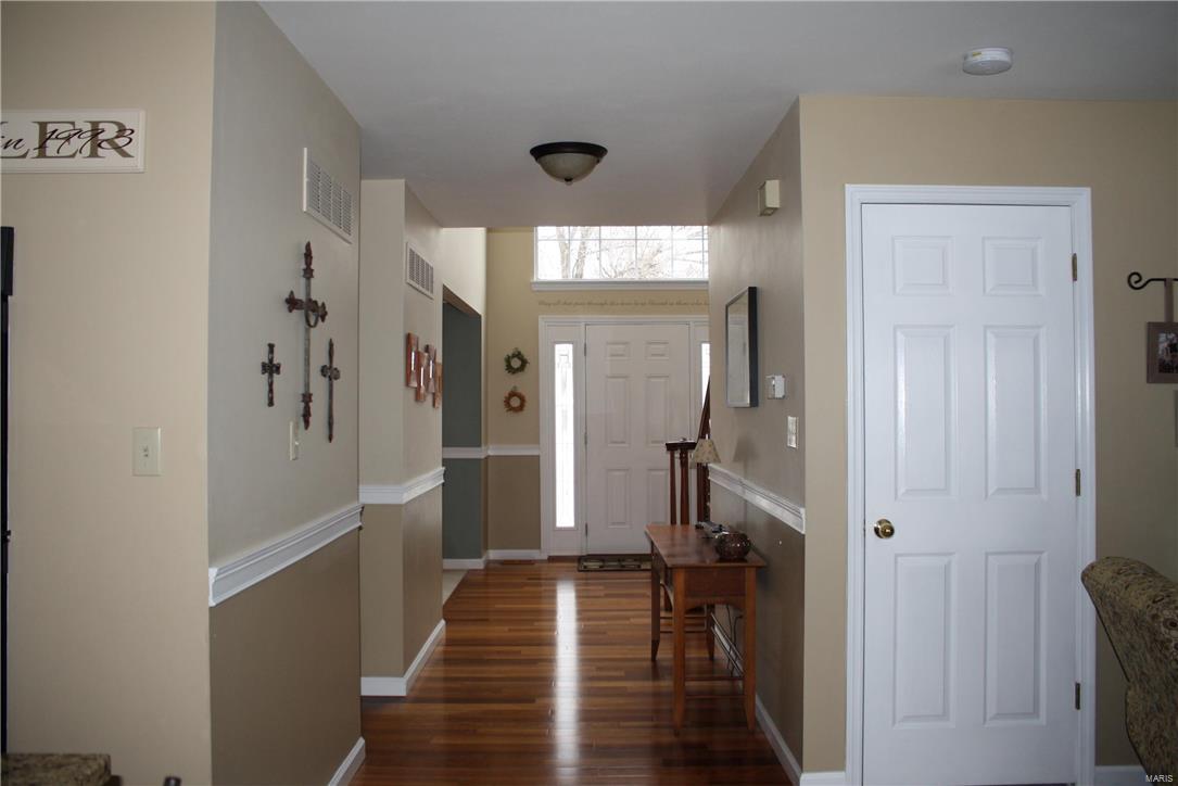 604 Highland Glen Drive Ballwin, MO 63021 - Photo 2 of 25