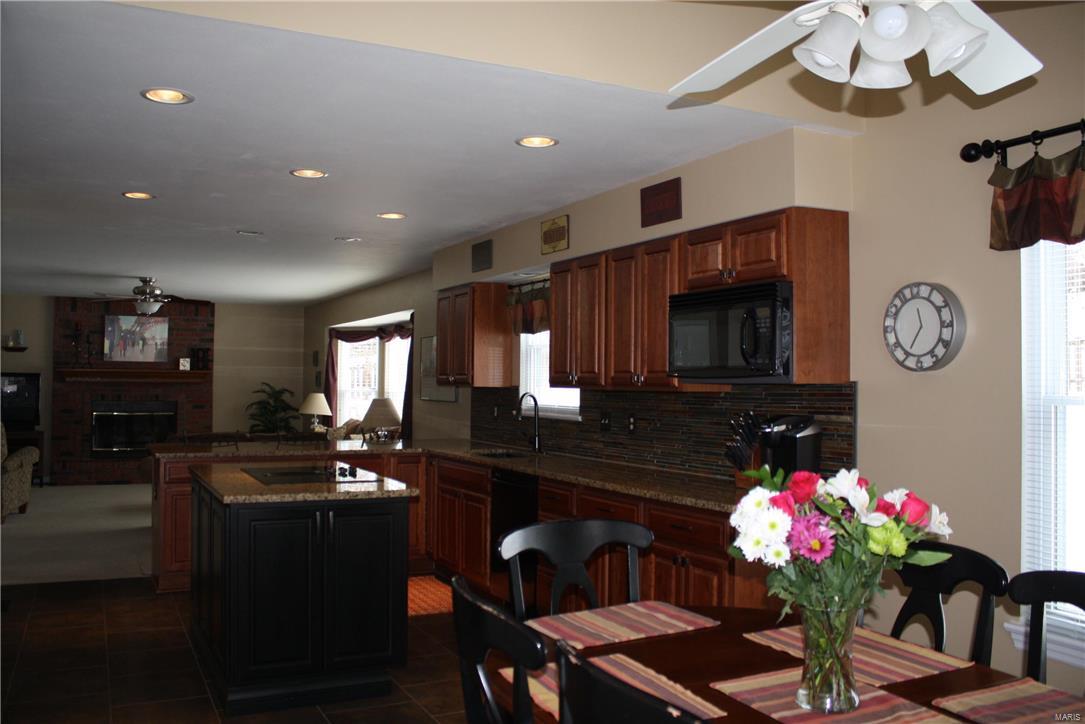 604 Highland Glen Drive Ballwin, MO 63021 - Photo 5 of 25