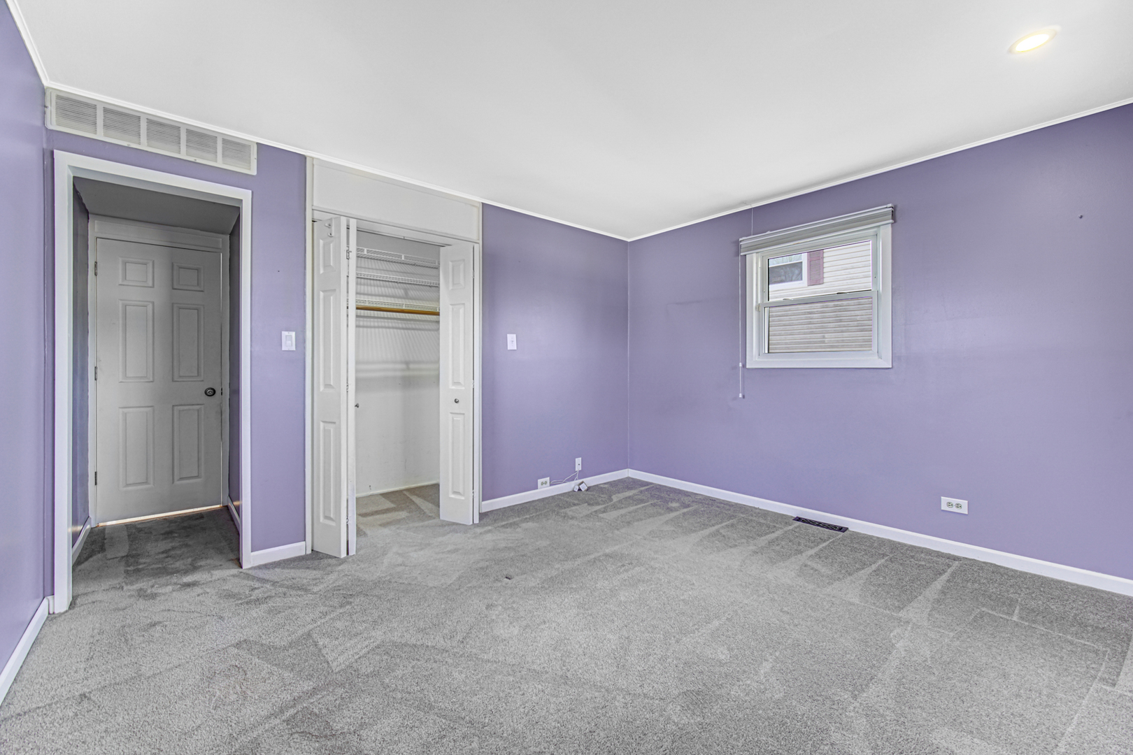 2109 Robin Lane Rolling Meadows, IL 60008 - Photo 15 of 21 an empty room with closet