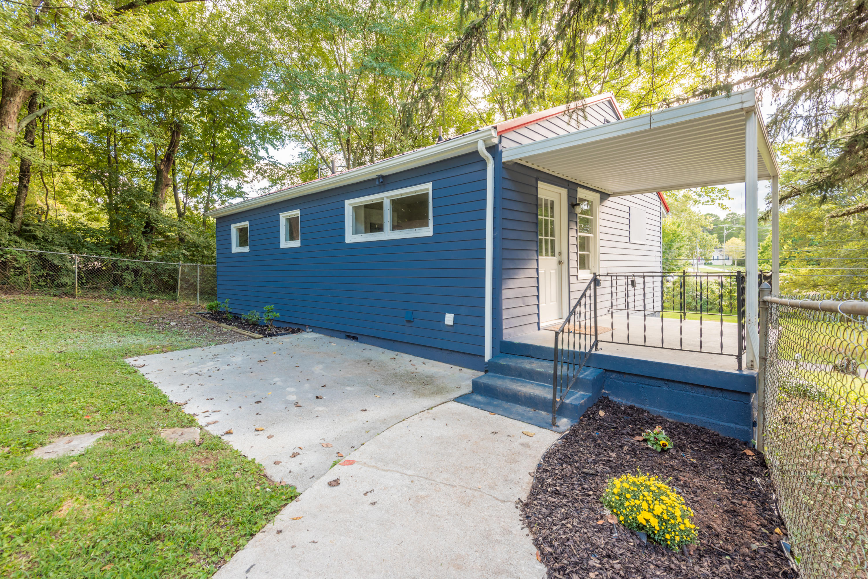 2224 Sandusky Road Knoxville, TN 37912 - Photo 4 of 28 2224SanduskyRd-22