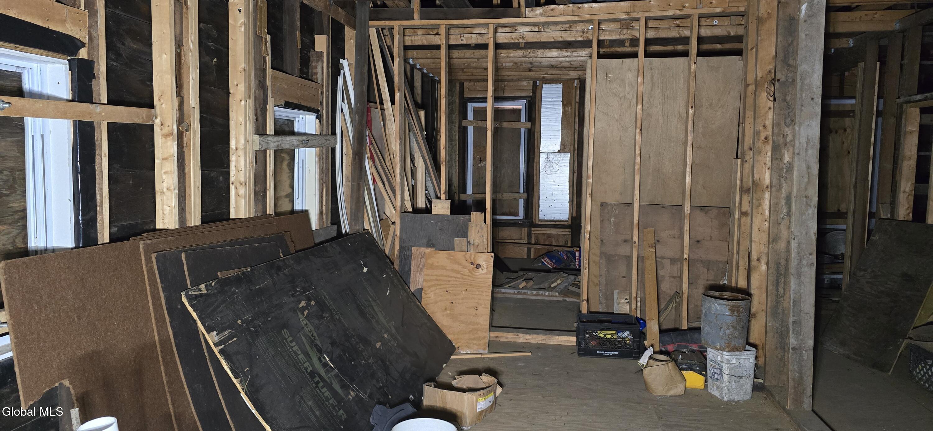 265 Elk Street Albany, NY 12206 - Photo 17 of 25 20251220_145505