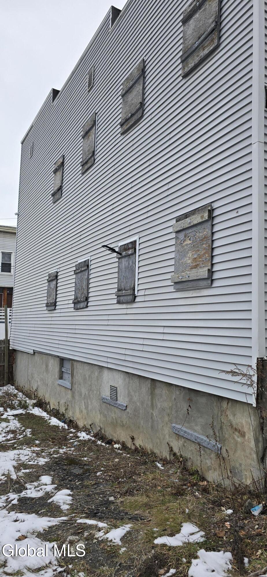 265 Elk Street Albany, NY 12206 - Photo 4 of 25 Outside-4