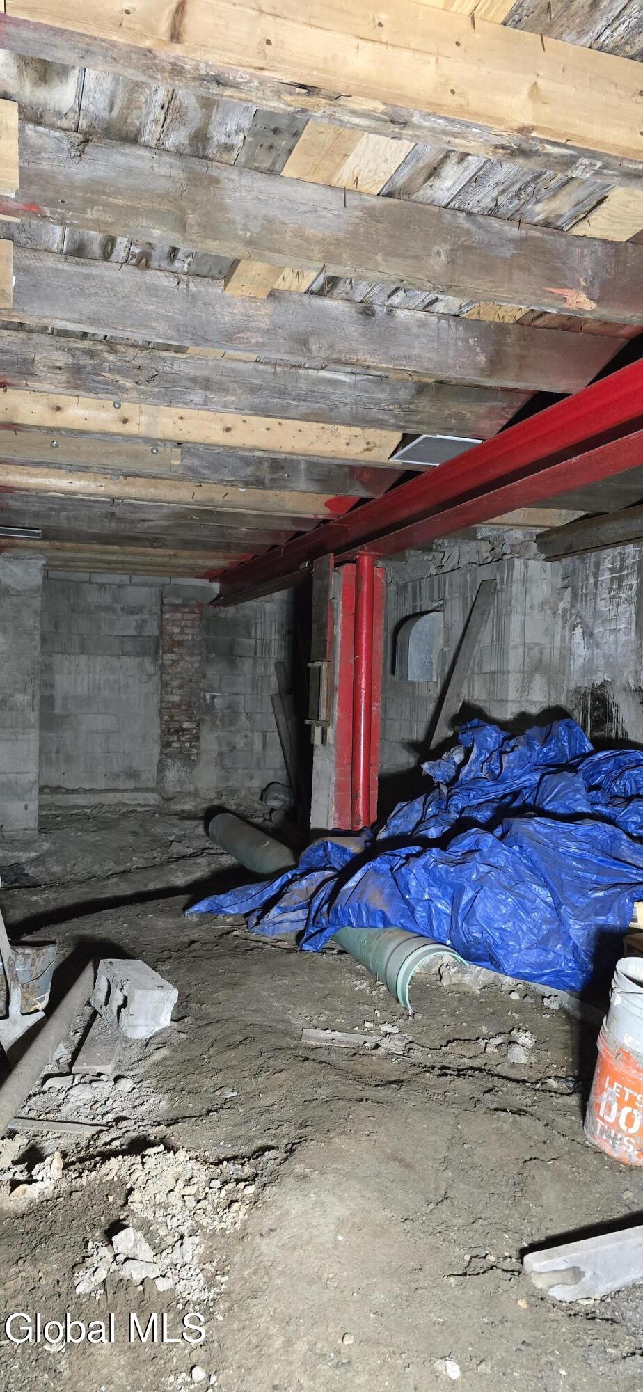 265 Elk Street Albany, NY 12206 - Photo 5 of 25 20251220_144312