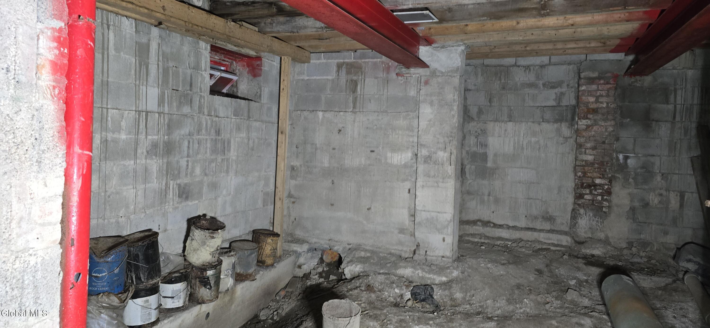 265 Elk Street Albany, NY 12206 - Photo 7 of 25 20251220_144352