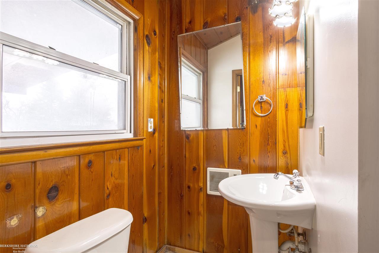 9210 South Nichols Road Gaines, MI 48436 - Photo 25 of 49 50062715-24.JPG