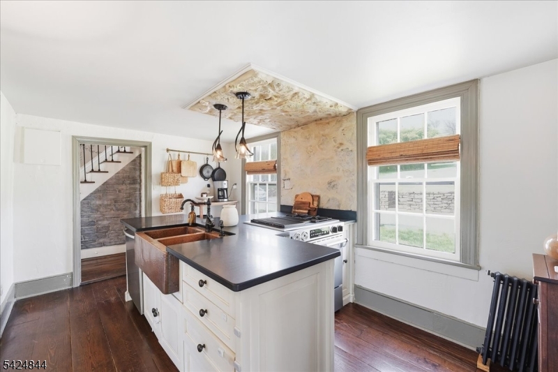 2020 Washington Valley Road Bridgewater, NJ 08836 - Photo 9 of 46