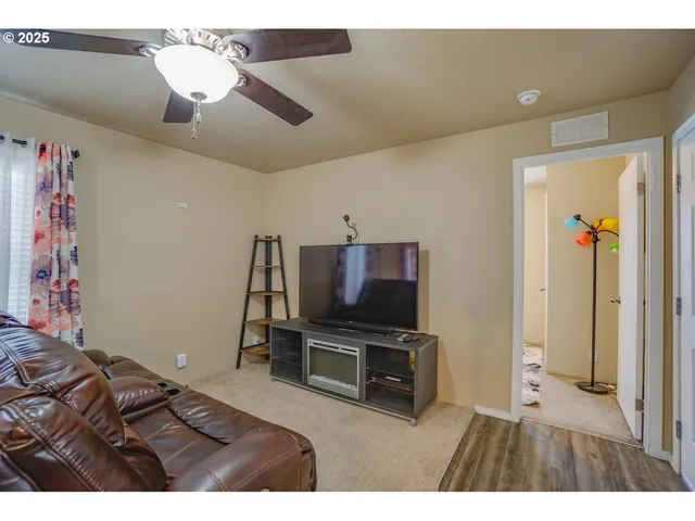 $62,400 | 300 Southwest 7th Avenue, Unit 211, Battle Ground, WA 98604