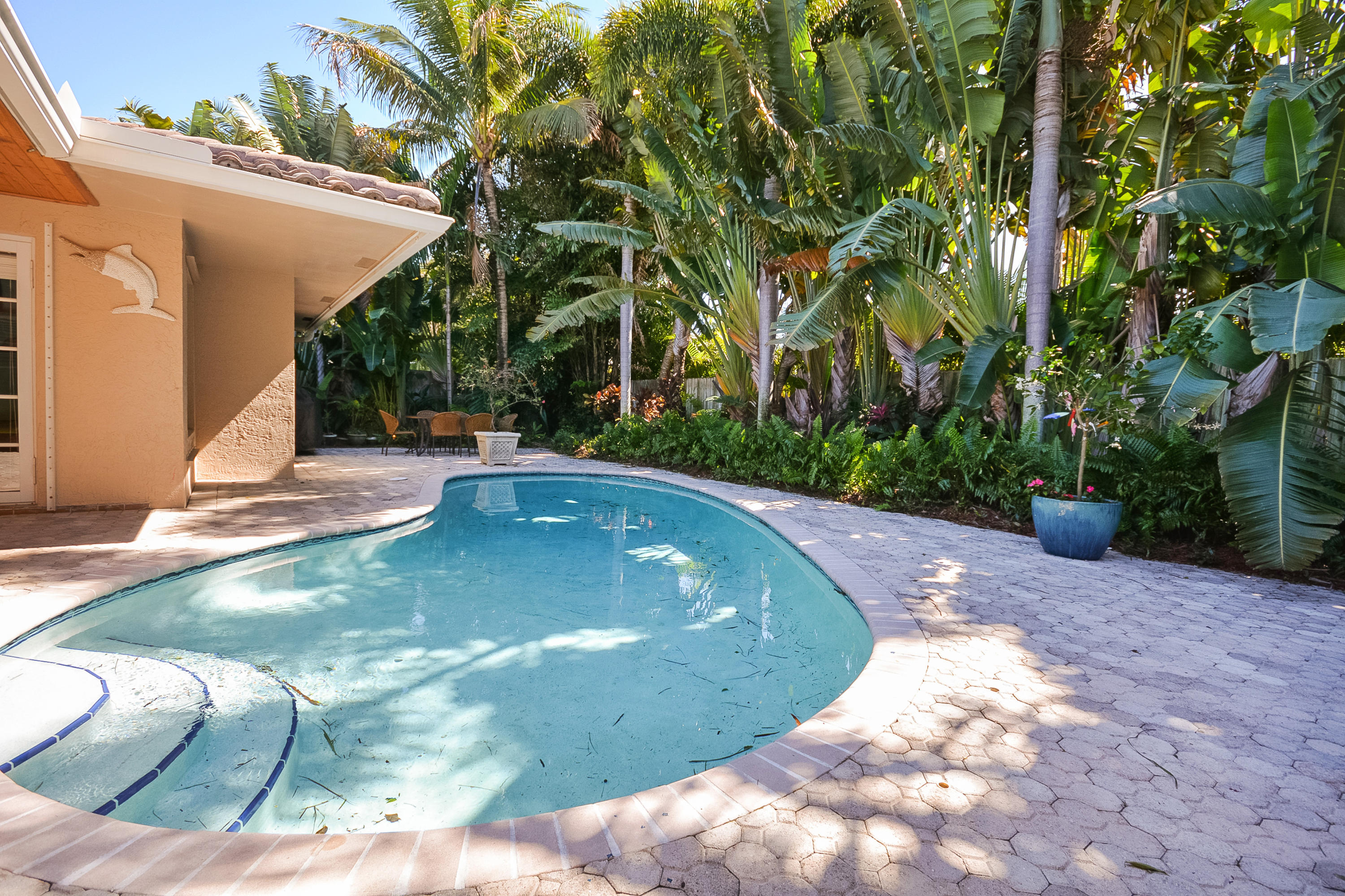 856 Appleby Street Boca Raton, FL 33487 - Photo 28 of 30 a view of a backyard