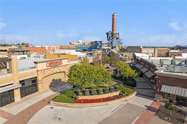$194,500 | 11315 Hollingsworth Road, Kansas City, KS 66109