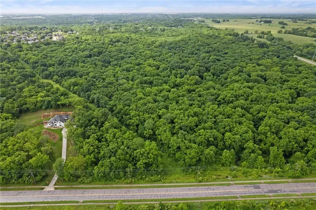 $194,500 | 11315 Hollingsworth Road, Kansas City, KS 66109