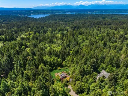 $1,500,000 | 9641 Mandus Olson Road Northeast, Bainbridge Island, WA 98110
