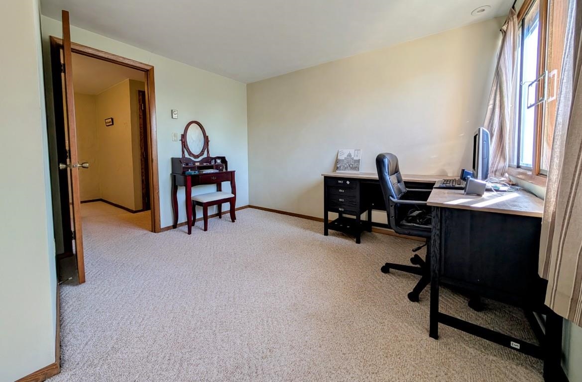 1235 West Nicolet Circle Appleton, WI 54914 - Photo 18 of 28