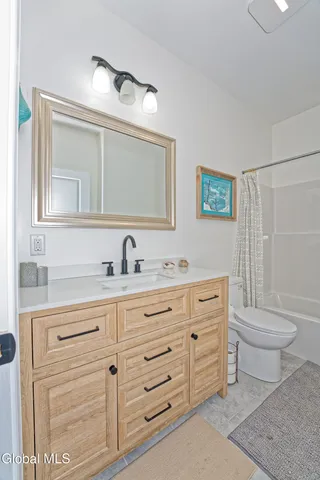 $649,900 | 517 Madonna Lake Road, Grafton, NY 12052