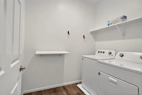 a view of a yard in front of a house