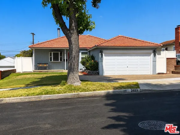 $5,395 | 2859 North Brighton Street, Burbank, CA 91504