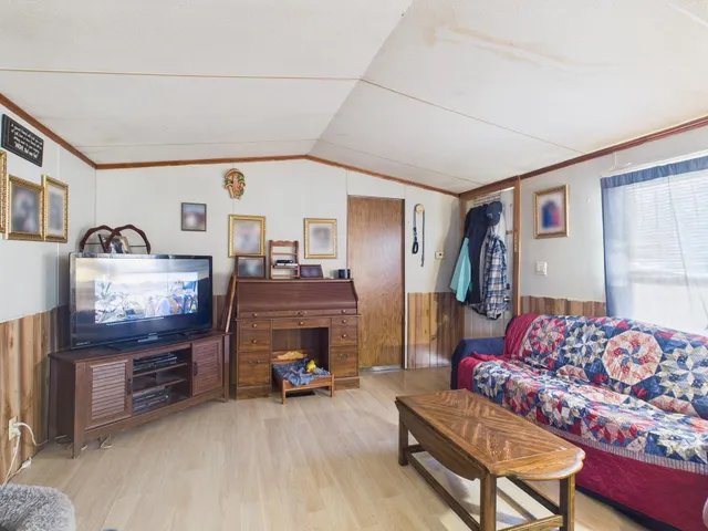 $89,000 | 54 Edwards Street, Colebrook, NH 03576