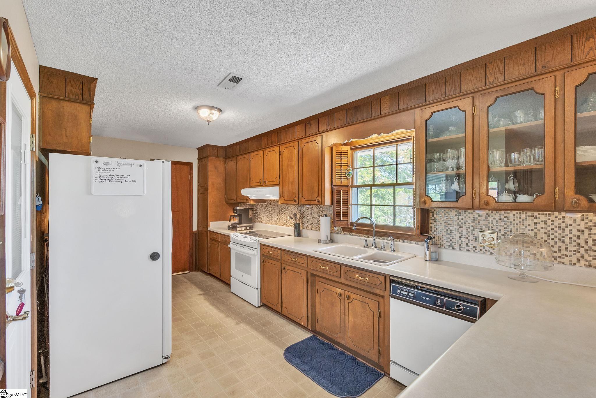1204 Knollwood Acres Road Boiling Springs, SC 29316 - Photo 8 of 25 Gallery Image 8