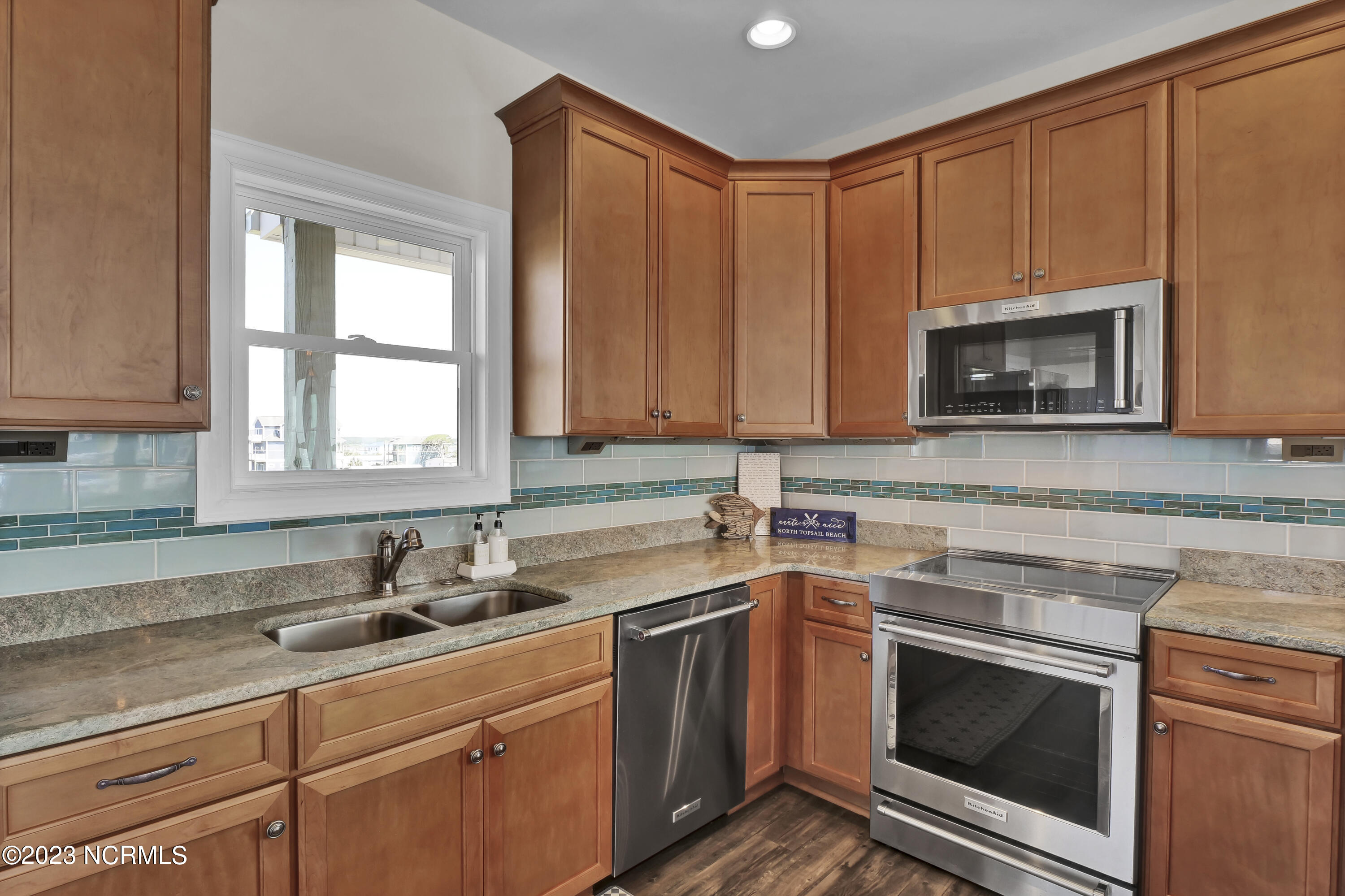179 Topsail Road North Topsail Beach, NC 28460 - Photo 15 of 58 P9900763