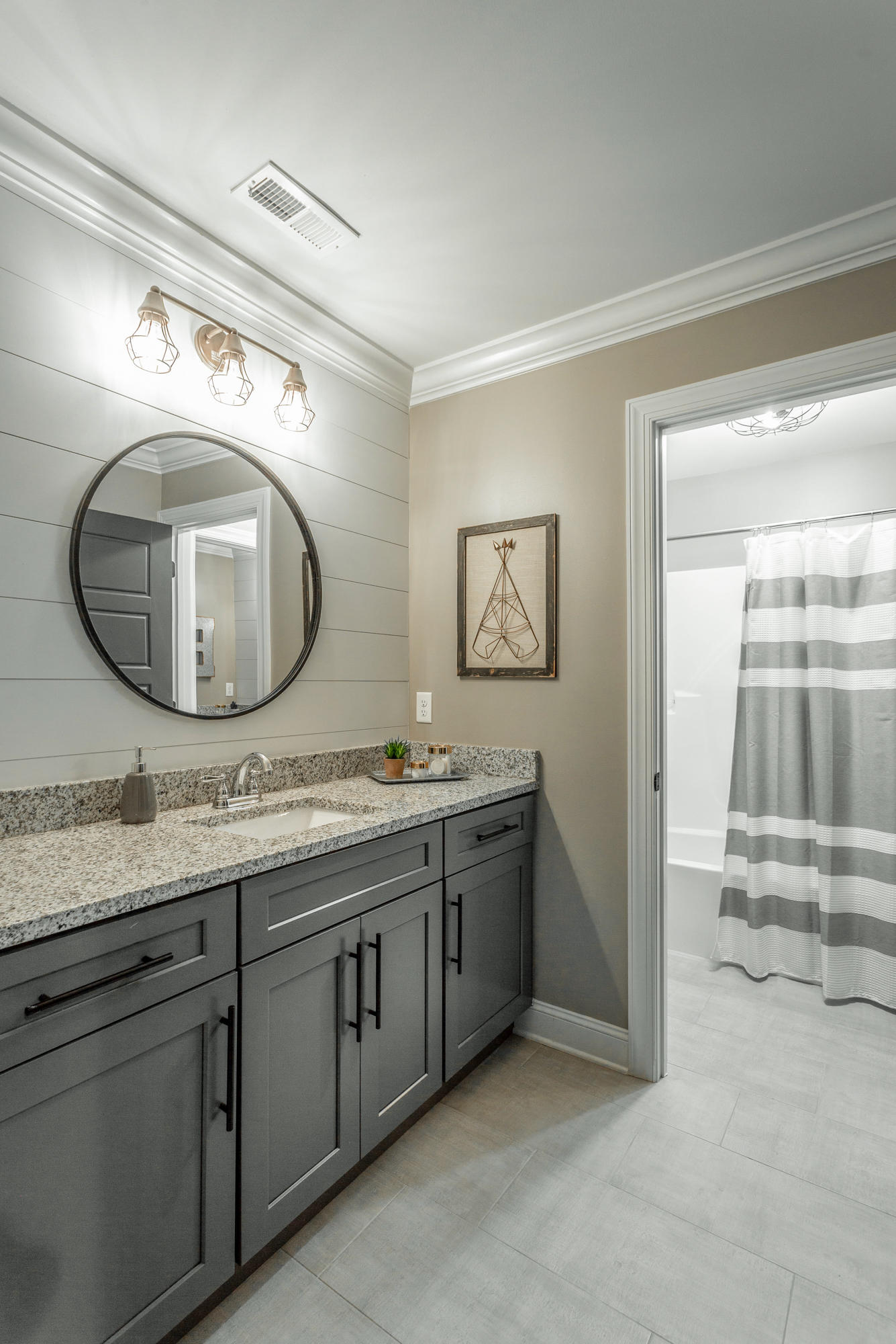 715 Live Oak Road Ringgold, GA 30736 - Photo 33 of 66 Guest bathroom