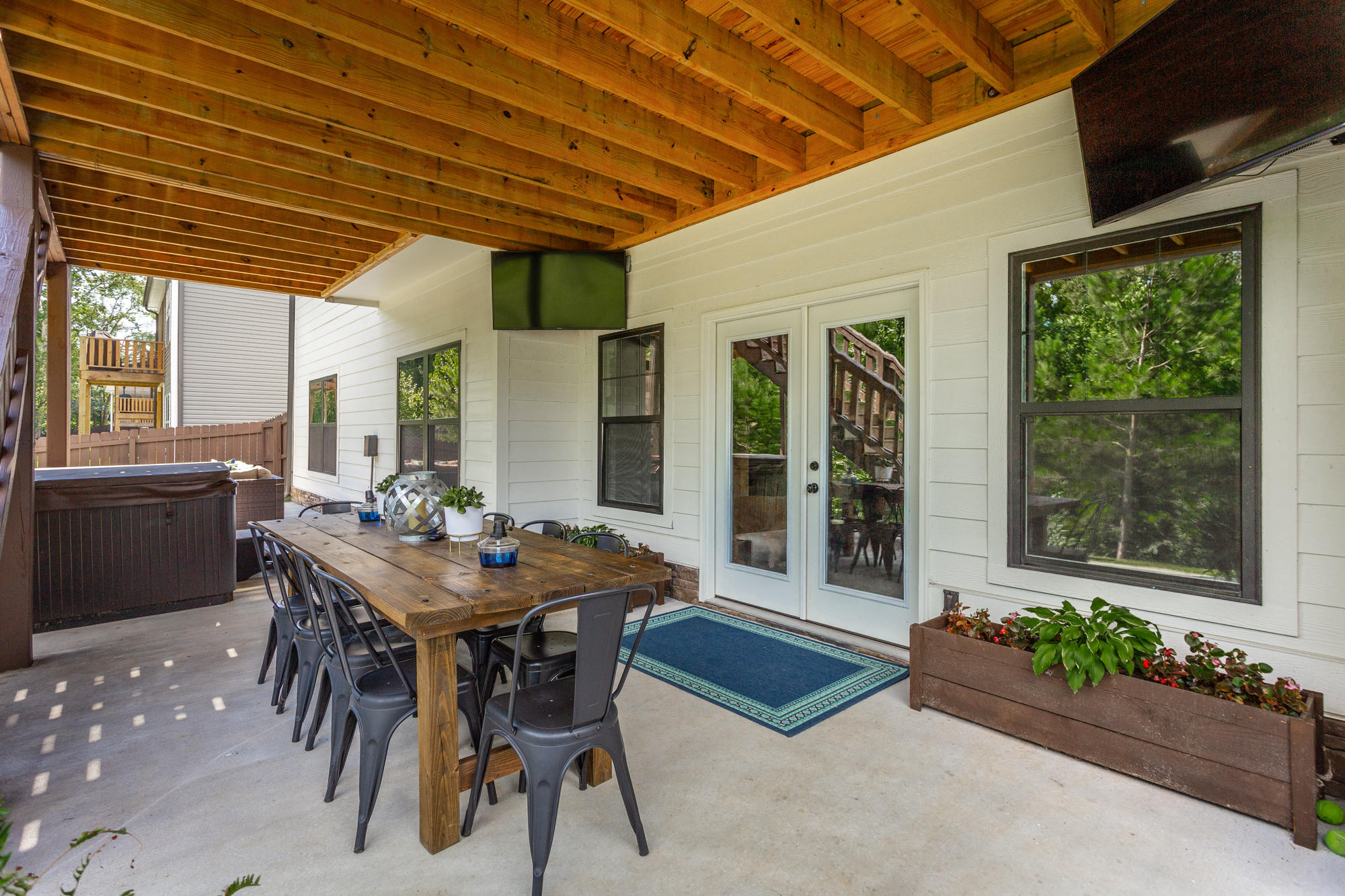 715 Live Oak Road Ringgold, GA 30736 - Photo 39 of 66 Covered back patio