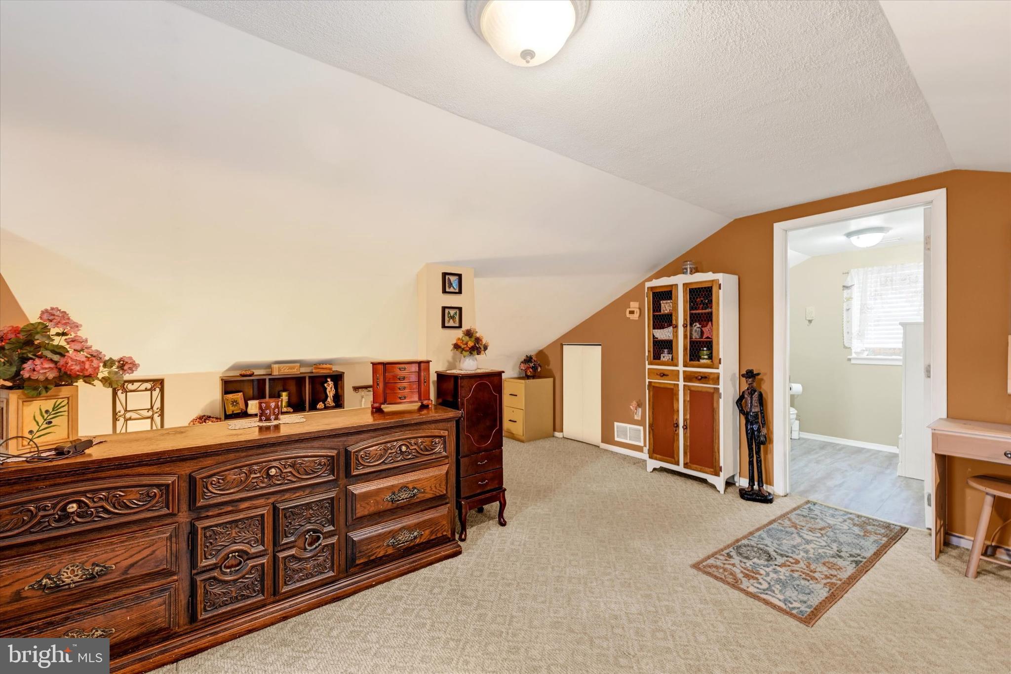 4630 Magnolia Avenue Baltimore, MD 21227 - Photo 18 of 31 a view of a livingroom with furniture