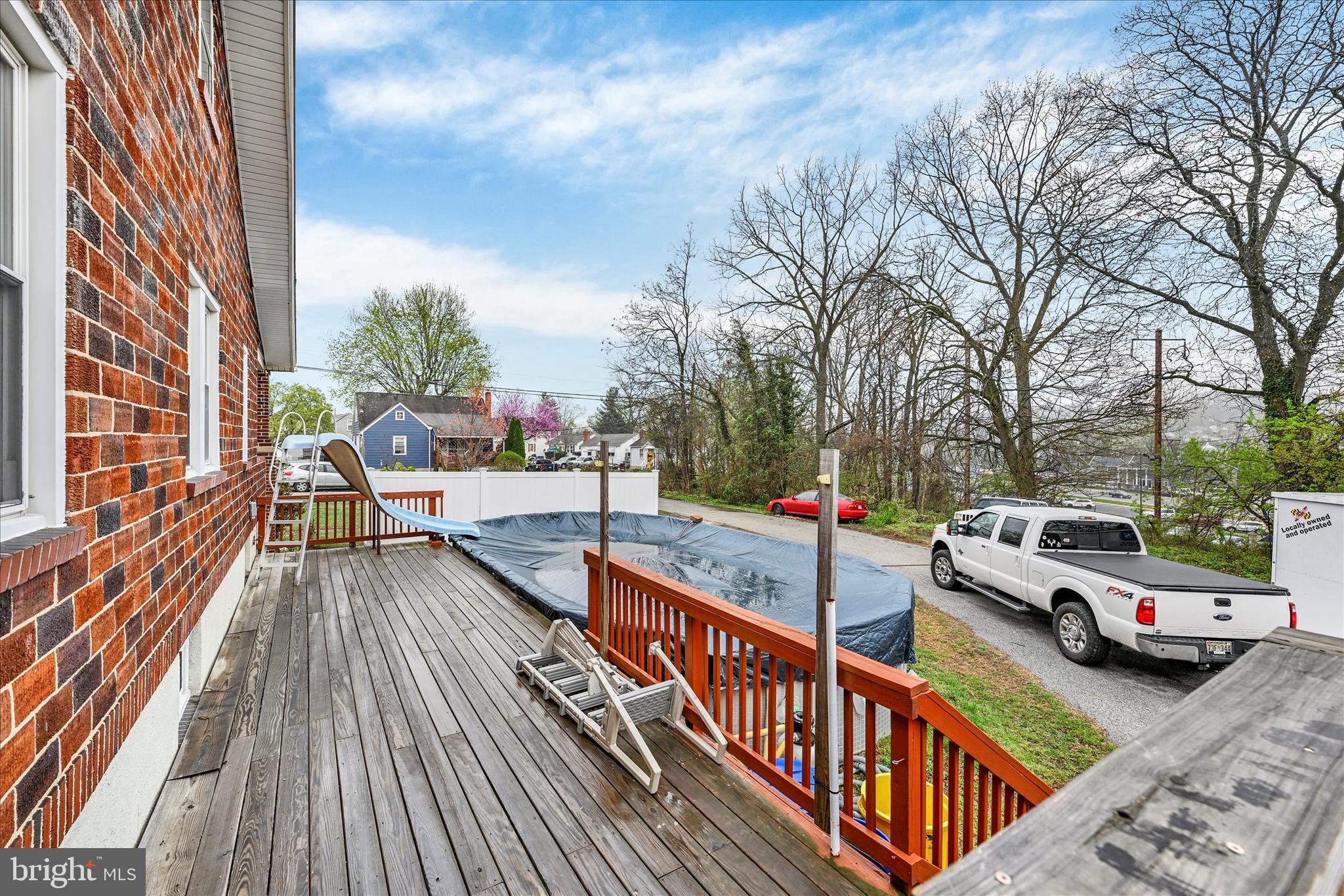 4630 Magnolia Avenue Baltimore, MD 21227 - Photo 28 of 31 a view of a roof deck