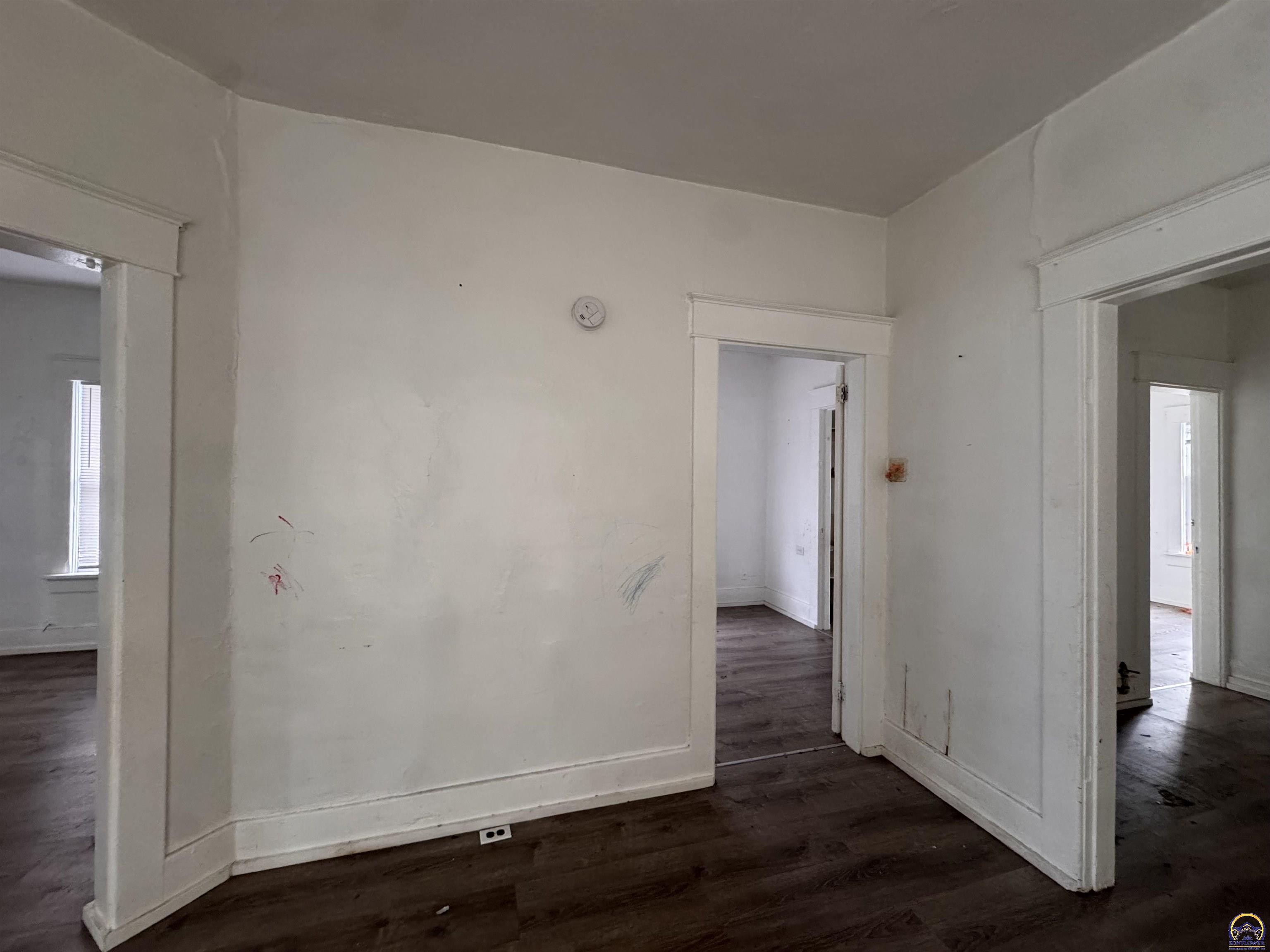 216 Southeast Lake Street Topeka, KS 66607 - Photo 7 of 17