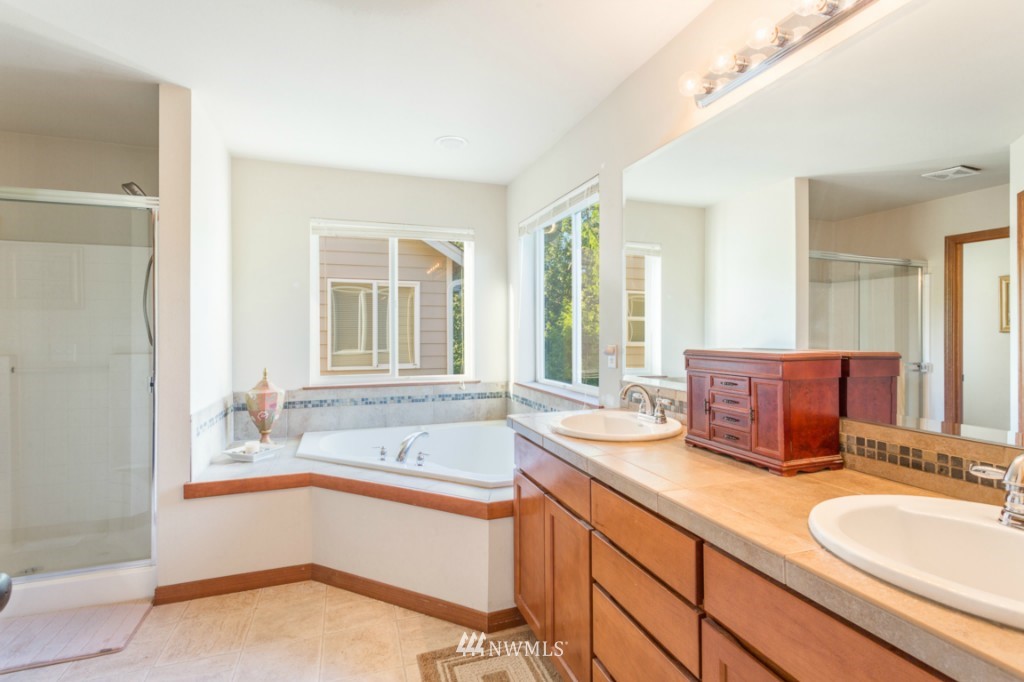 17829 20th Avenue Southeast Bothell, WA 98012 - Photo 14 of 25
