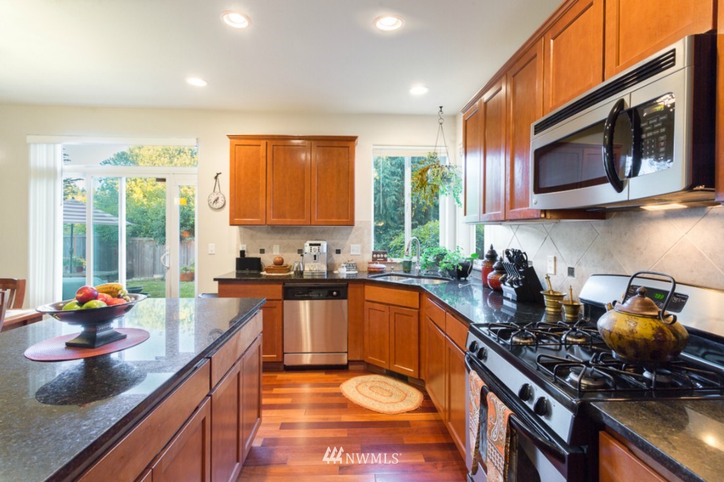 17829 20th Avenue Southeast Bothell, WA 98012 - Photo 8 of 25