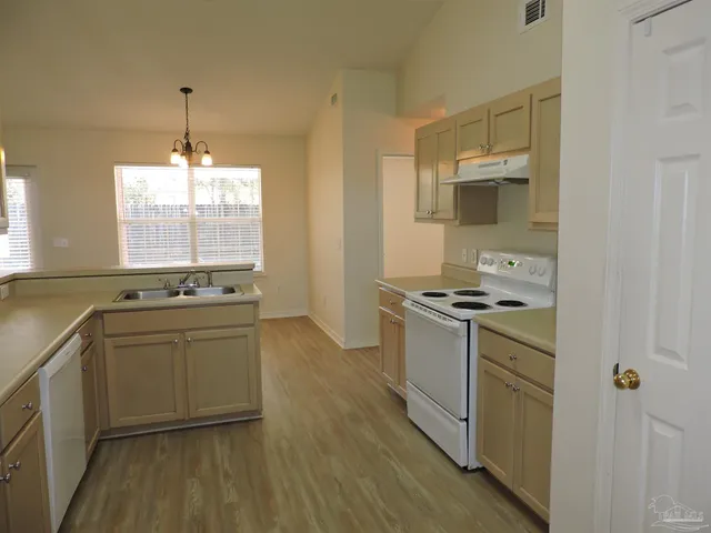 $1,895 | 6837 Fort Deposit Drive, Pensacola, FL 32526