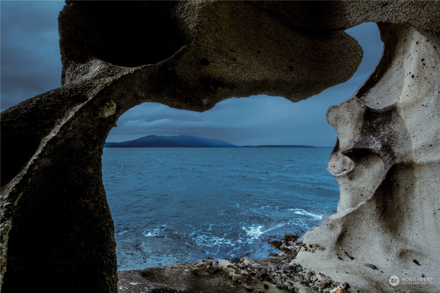 283 Arbel Way Bellingham, WA 98229 - Photo 4 of 39 a close view of water heater in kitchen