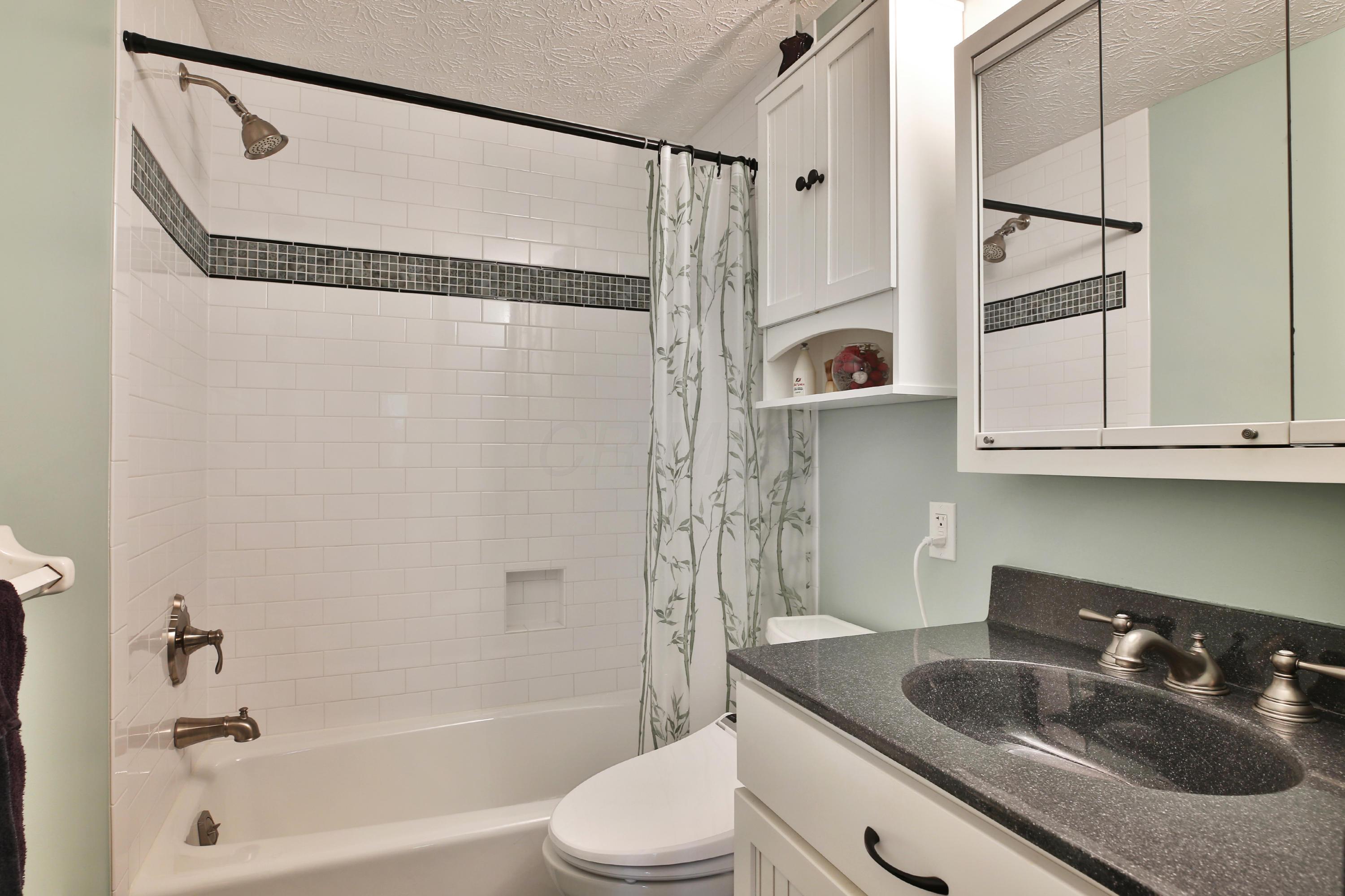 3310 East Powell Road Lewis Center, OH 43035 - Photo 21 of 42 Full bathroom