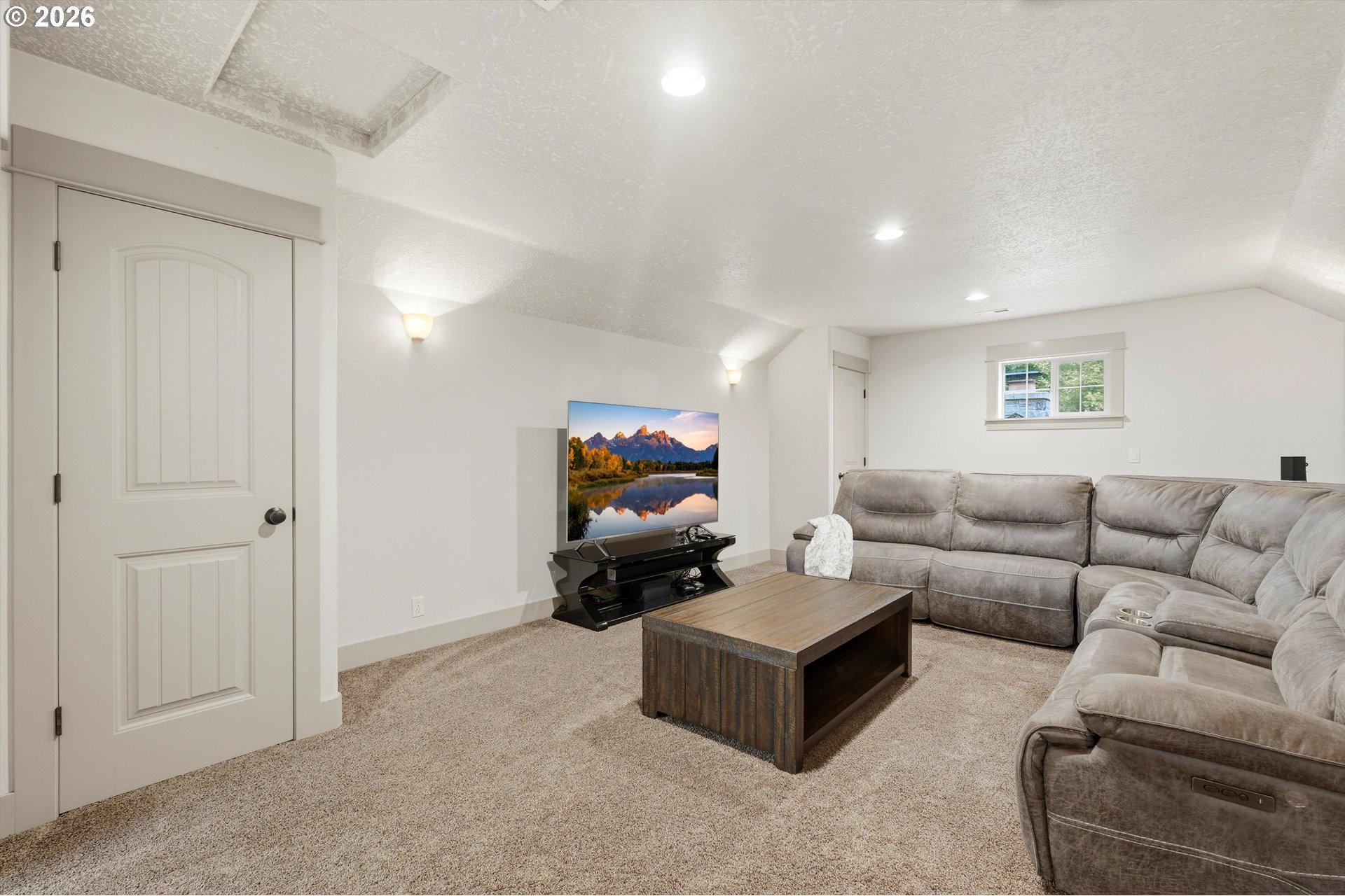 636 Southeast Gabbert Road Gresham, OR 97080 - Photo 31 of 48 Gallery Image 31