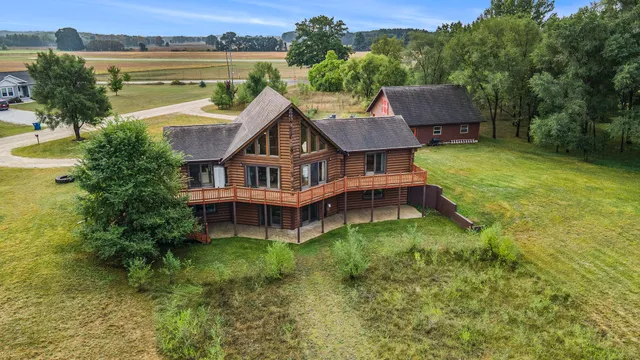 $569,600 | 5957 Landing Lane, Fremont, MI 49412