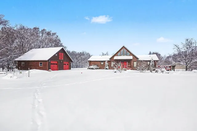 $569,600 | 5957 Landing Lane, Fremont, MI 49412