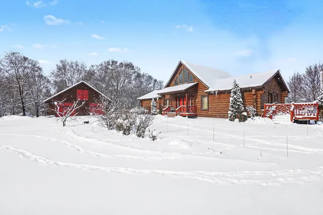 $569,600 | 5957 Landing Lane, Fremont, MI 49412