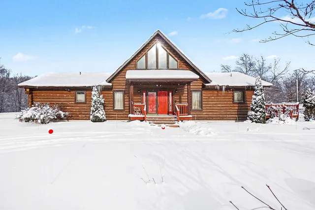 $569,600 | 5957 Landing Lane, Fremont, MI 49412