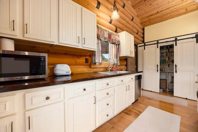 $569,600 | 5957 Landing Lane, Fremont, MI 49412