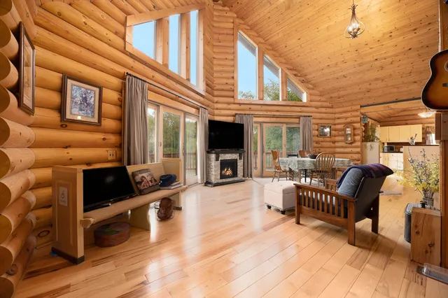 $569,600 | 5957 Landing Lane, Fremont, MI 49412