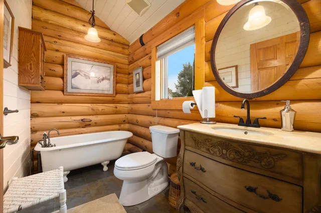 $569,600 | 5957 Landing Lane, Fremont, MI 49412