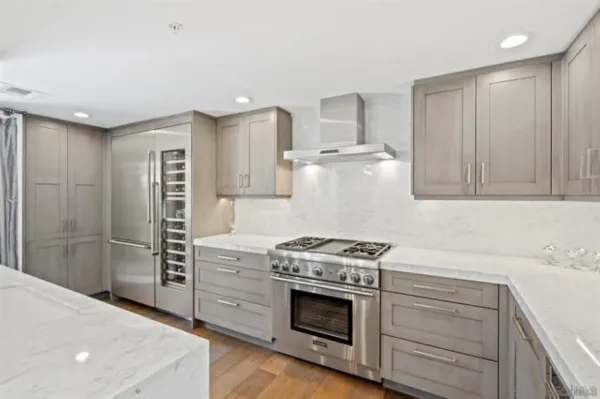 $6,700 | 160 West Island Avenue, San Diego, CA 92101