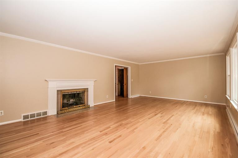 2214 Devonshire Road Ann Arbor, MI 48104 - Photo 8 of 22 Photo 8