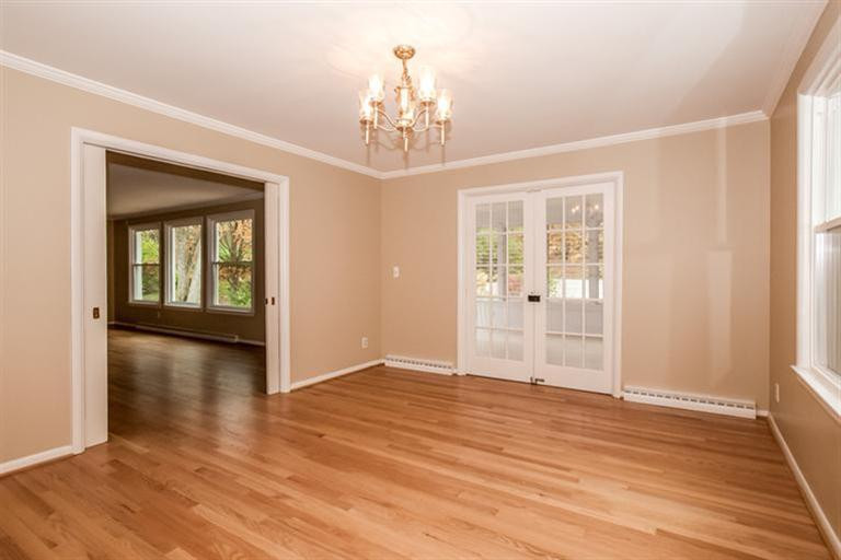 2214 Devonshire Road Ann Arbor, MI 48104 - Photo 9 of 22 Photo 9