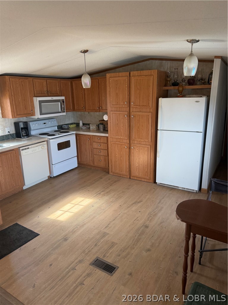 1023 Southeast 350 Road Clinton, MO 64735 - Photo 7 of 22