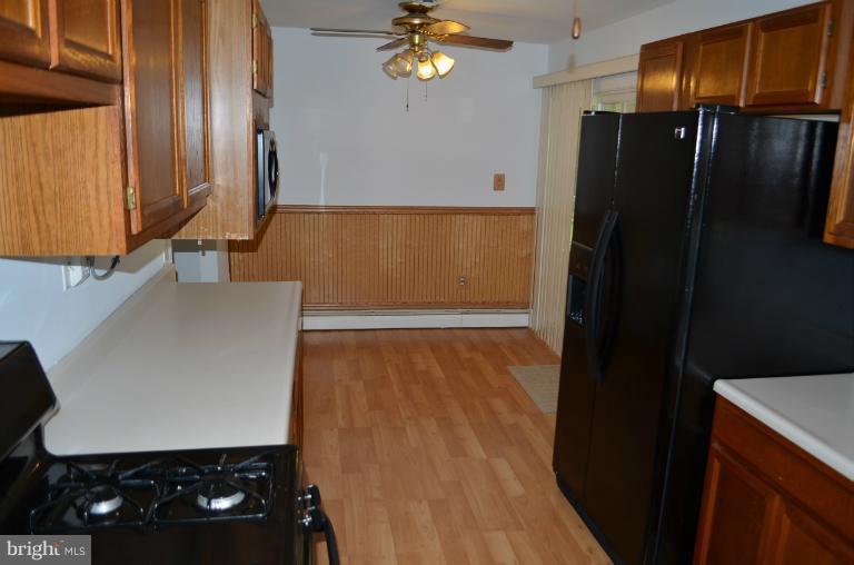 15408 Michigan Rd. Woodbridge, VA 22191 - Photo 23 of 29 Kitchen