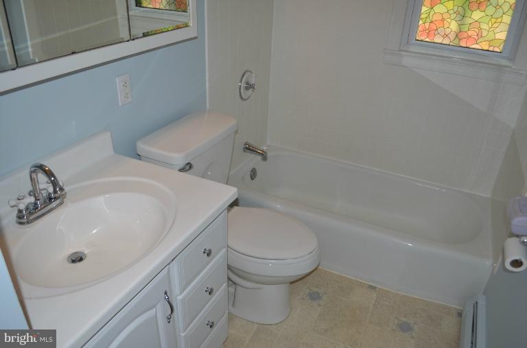 15408 Michigan Rd. Woodbridge, VA 22191 - Photo 25 of 29 Bath