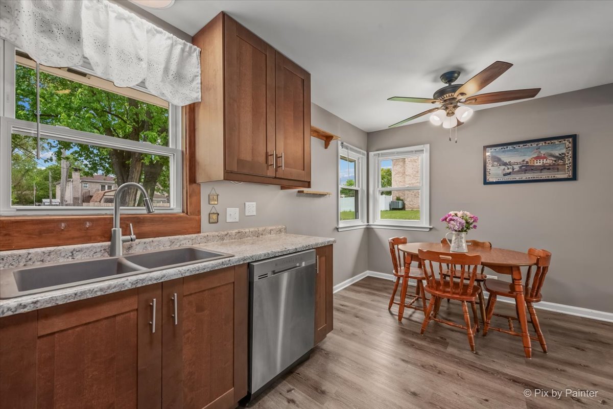 902 Stonemill Avenue Addison, IL 60101 - Photo 12 of 27