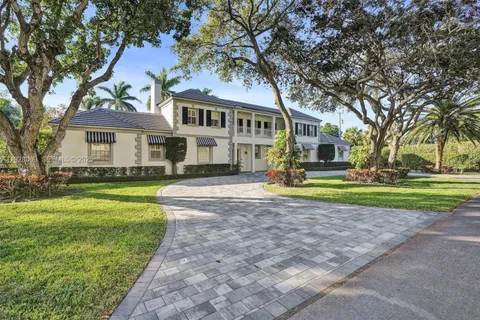 a view of a house with a outdoor space