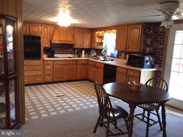 102 Sun Valley Road Elizabethtown, PA 17022 - Photo 3 of 16 Gallery Image 3