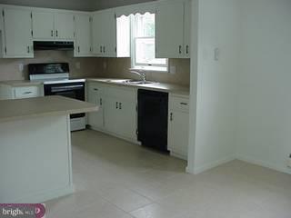 71 Maugers Mill Road Pottstown, PA 19464 - Photo 3 of 5 Gallery Image 3